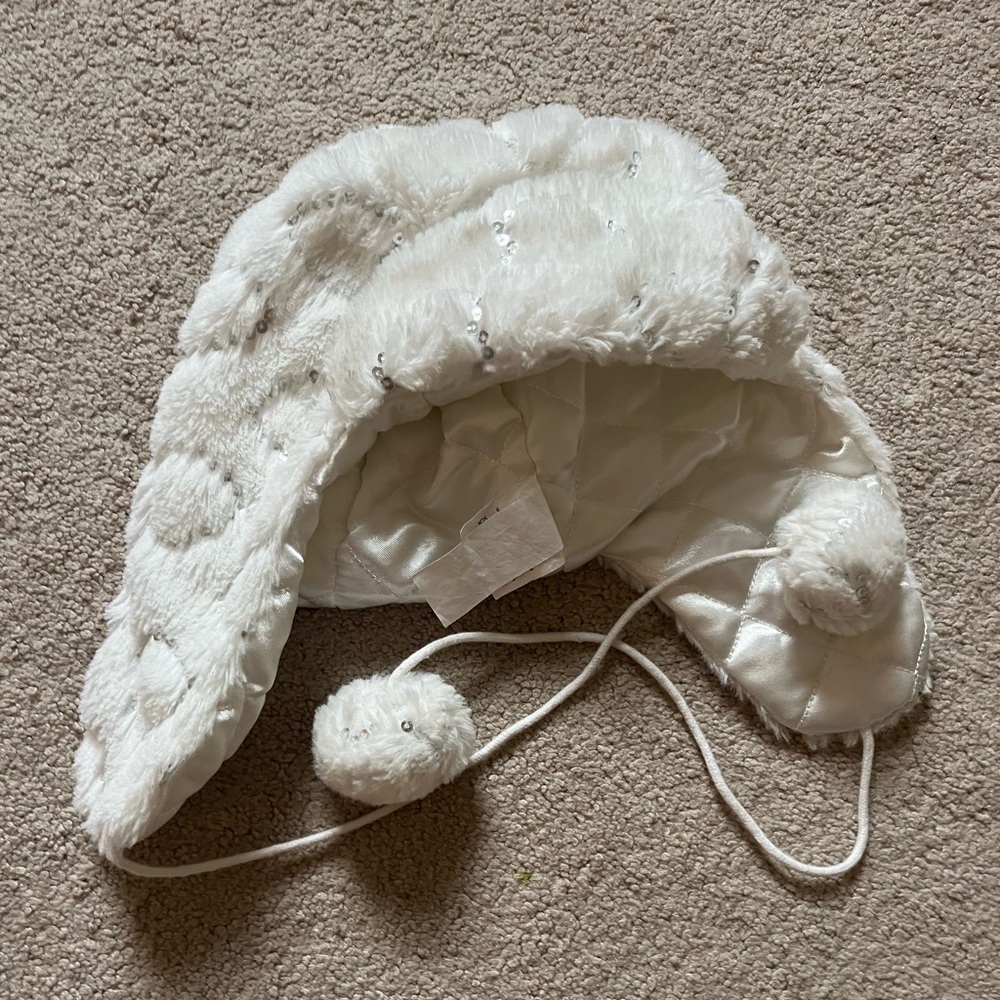 White winter hat